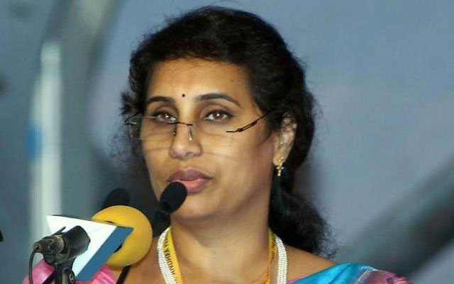 హైకోర్టుకు కోడెల కుమార్తె.. ట్విస్ట్ ఇదే..