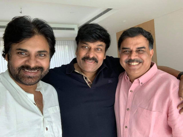 వైరల్ పిక్ - తమ్ముడికి అన్న మద్దతు దొరికినట్లే !!