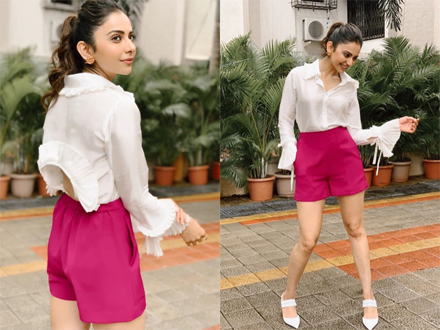 ఫోటో స్టొరీ: గ్లామర్ మీటర్ ను పెంచిన బ్యూటీ