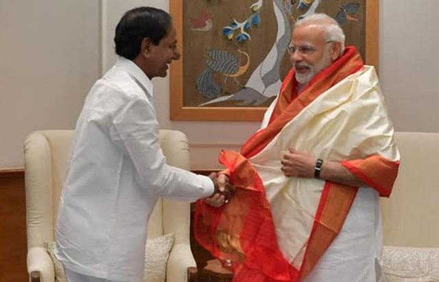 కేసీఆర్, మోడీకి చెడింది ఇక్కడే..