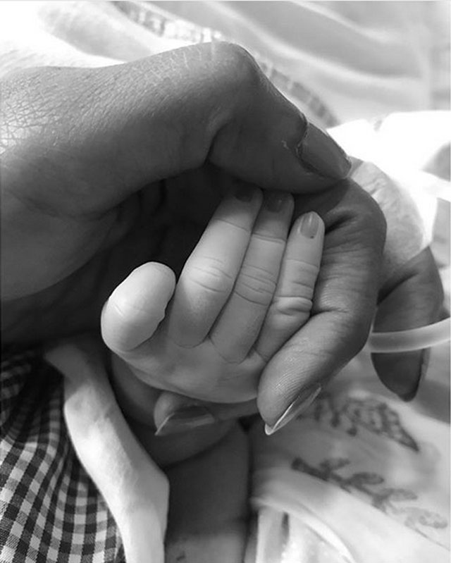 కూతురు పుట్టింది.. హీరోయిన్ గుడ్ న్యూస్