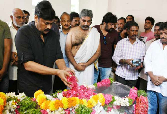 న‌ట‌గురువుకు మెగాస్టార్ నివాళి