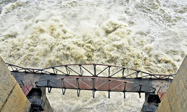 కృష్ణా ప‌రివాహ‌క ప్రాజెక్టుల్లో ఎన్నినీళ్లు స్టోరేజీ అయ్యాయంటే..