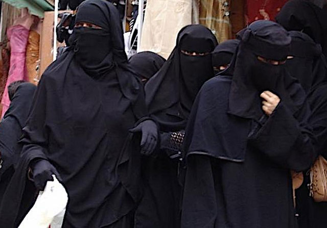 బుర్ఖా వేసుకొని బయటకు వస్తే భారీ ఫైన్