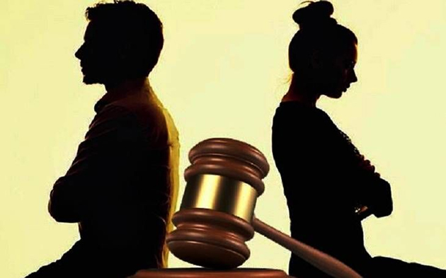 పోటీ పరీక్షల్లో భర్త బిజీ.. విడాకులు కోరిన భార్య