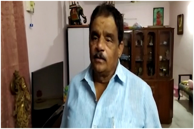 జర్నలిస్టులపై దాడులకు దిగుతున్న వైసీపీ ఎమ్మెల్యే జర్నలిస్టులపై దాడులకు దిగుతున్న వైసీపీ ఎమ్మెల్యే