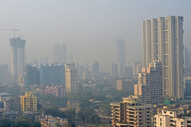 ముంబైని కమ్మేసిన గ్యాస్.. హైఅలెర్ట్