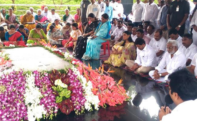 Jagans Heartfelt Tweet On YSR Death Anniversary