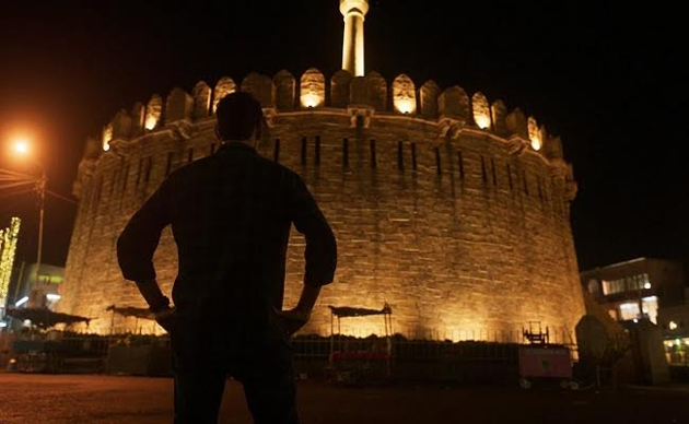 Sarileru Neekevvaru Team Gives Homage To Okkadu!