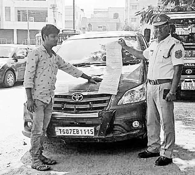 రోడ్డు పక్కనున్న ఇన్నోవా చలానా హిస్టరీ  చూసి షాక్ అయిన పోలీసులు