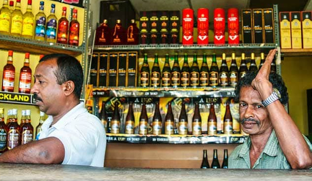 మందు బాబుల బంద్ బాగోతం..అదిరిపోయింది గురూ..!