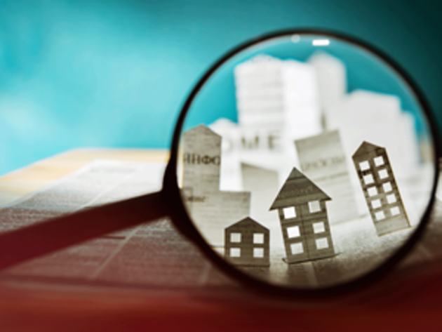 హైదరాబాద్ లో ఇళ్లు కొనట్లేదు..!