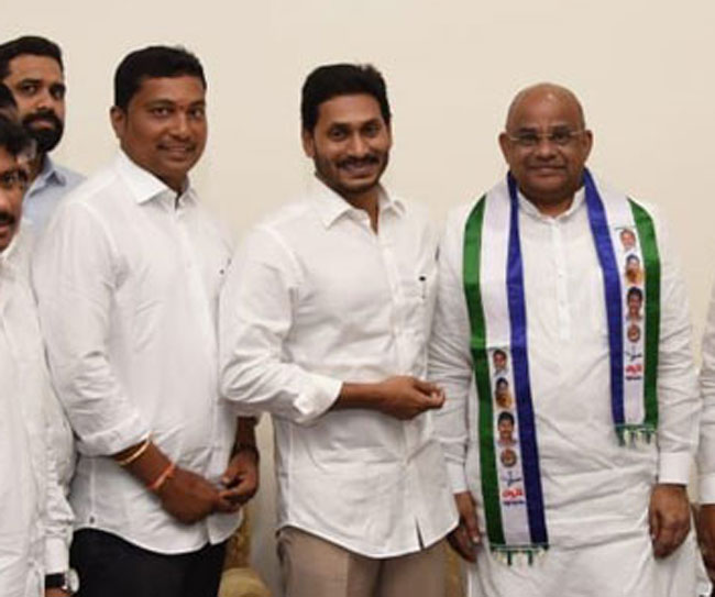 వైసీపీకి కొత్త ఇన్‌చార్జ్‌లు వ‌స్తున్నారు....