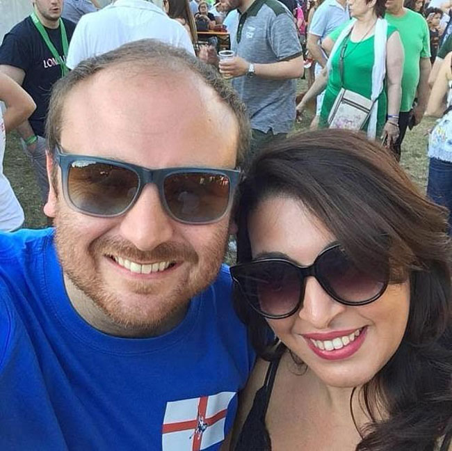 Italian MP Proposes to his Girlfriend During Parliament Debate Italian MP Proposes to his Girlfriend During Parliament Debate