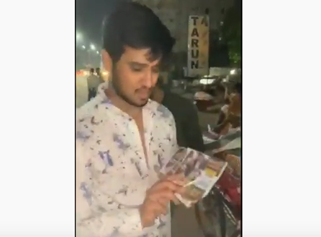 న‌డిరోడ్డుపై పైర‌సీ సీడీలు..నిఖిల్ ఏం చేశాడంటే!