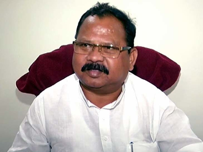 ఓటమి వేటు.. నైతిక బాధ్యత పేరు తో రాష్ట్ర పార్టీ అధ్యక్ష పదవి కి రాజీనామా