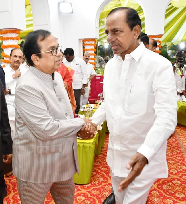 వైరల్ పిక్: కామెడీ బ్రహ్మతో రాజకీయ బ్రహ్మ