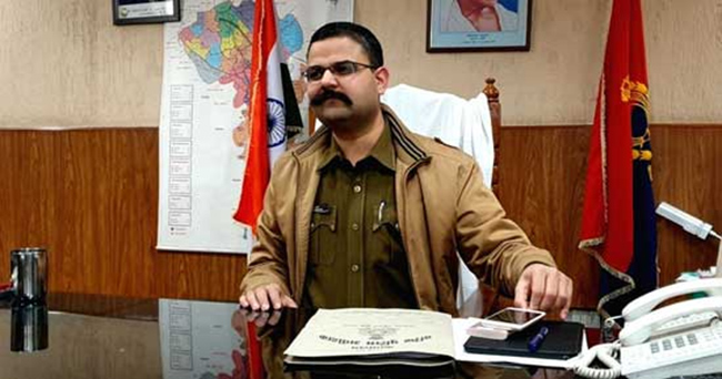 మహిళ తో ఎస్పీ శృంగార సంబాషణ ... వీడియో వైరల్ !