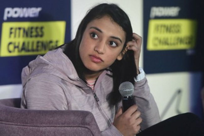 పురుష క్రికెటర్ల తో మేం సమానమే కాదు