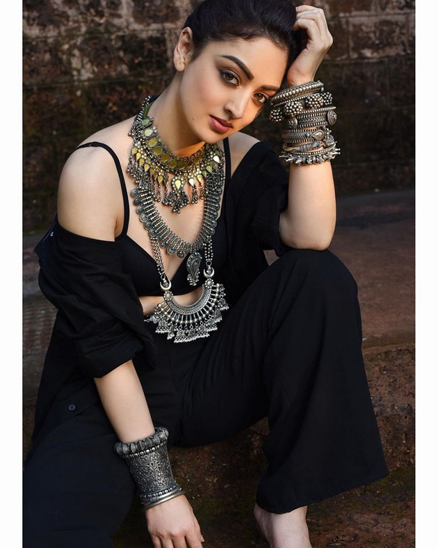 Sandeepa Dhar New Photo Shoot Pics - Photogallery - Page 1