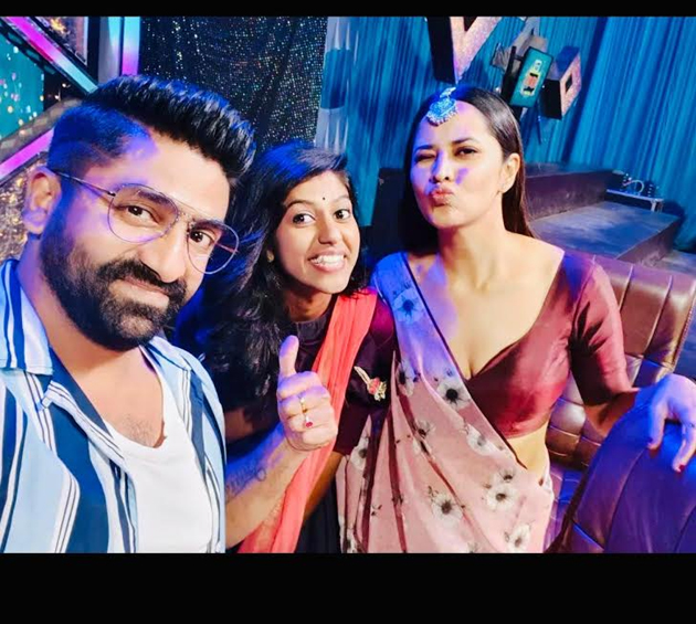 ఫోటో స్టోరి: అనసూయ కిస్ ఎవ‌రికో!