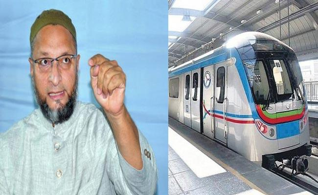 అసదుద్దీన్‌ అసహనం: మెట్రో అధికారులను నిలదీత