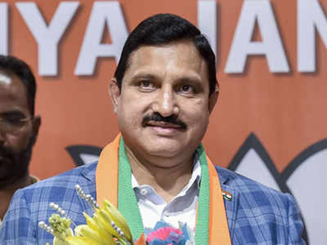 పాఫం సుజనా: పార్టీ మారినా కష్టాలు తప్పడం లేదు..