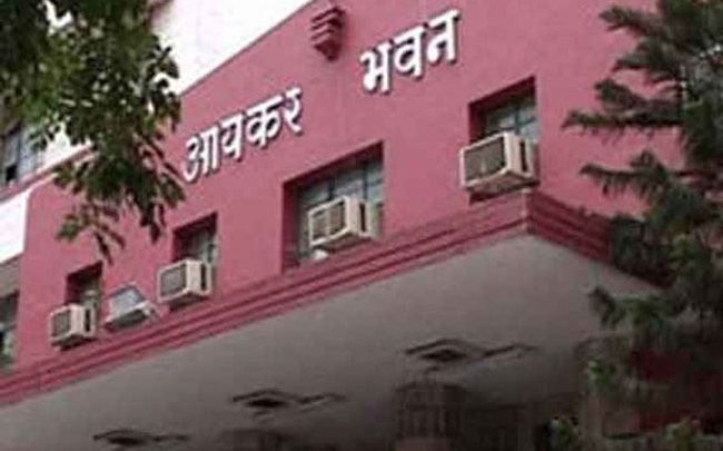 కలెక్షన్ల కాకి లెక్కలు మెడకు చుట్టుకునేలా ఉన్నాయే!