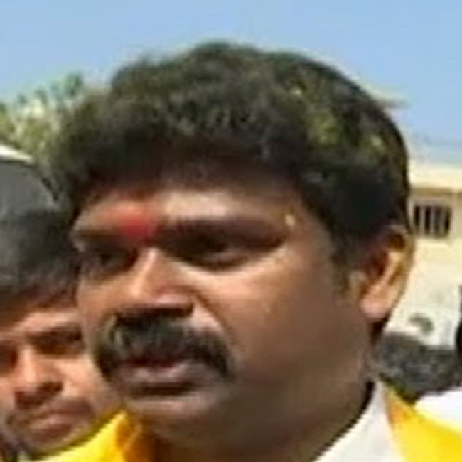 టీడీపీకి మరో పగటి వేషగాడు దొరికాడు..