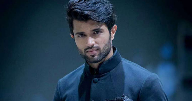 మహేష్‌.. బన్నీల కంటే ముందే రౌడీస్టార్‌