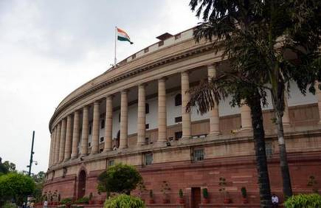 ఢిల్లీలో పార్టీ గదుల కోసం ఈ రచ్చేంది బాబు?