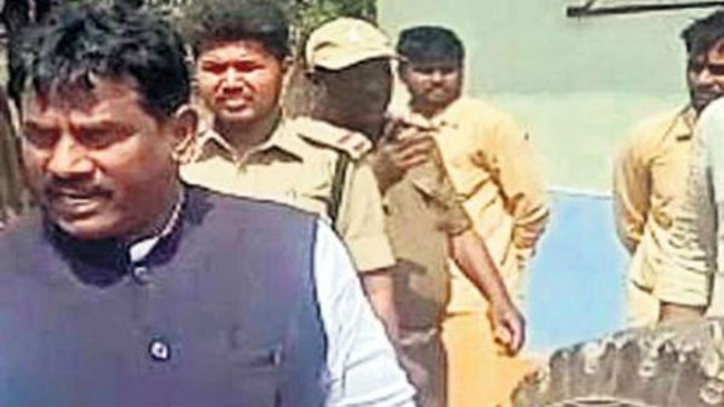 గుప్త నిధుల వేటలో అధికార పార్టీ నేత