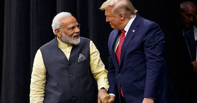 సీఏఏ - ఎన్నార్సీ - ఎన్పీఆర్ లపై మోడీని వివరణ కోరనున్న ట్రంప్! సీఏఏ - ఎన్నార్సీ - ఎన్పీఆర్ లపై మోడీని వివరణ కోరనున్న ట్రంప్!