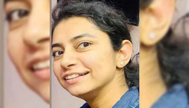 మహిళా ఎస్సై పై కాల్పులు.. మృతి