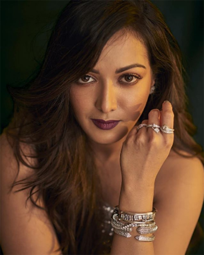 పెళ్లి చేసుకోమ‌ని షంటేస్తున్నారట‌