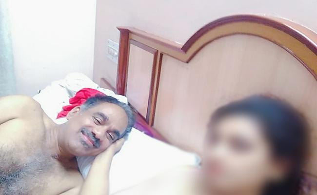 ప్రభుత్వ టీచర్ కామక్రీడలు ... ఛీ ఛీ ..