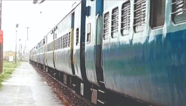 రైళ్ల‌లో రేప్ లు.. షాకింగ్ నంబ‌ర్స్!