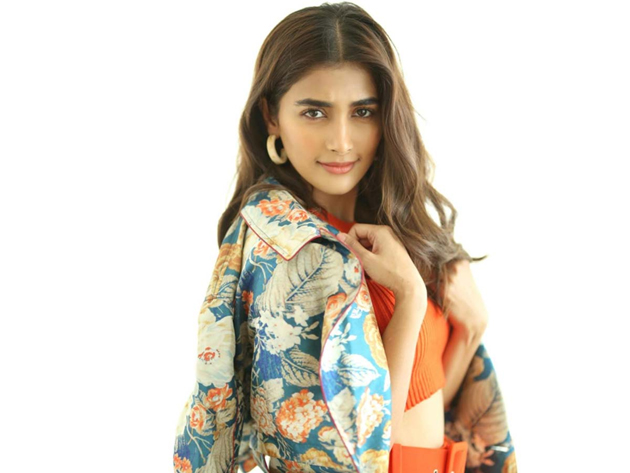 Pooja Hegde Threatens Back Off Corona