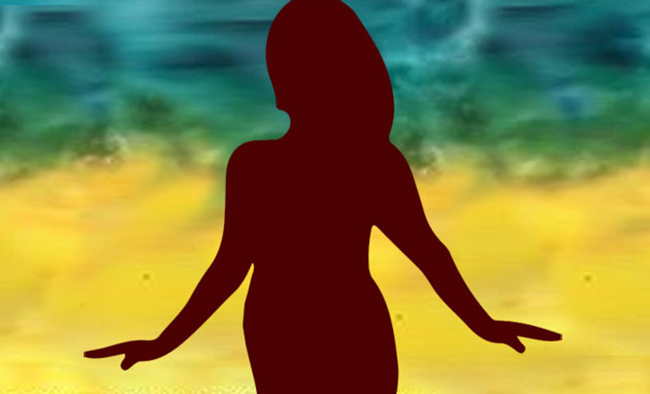 గ్లామర్ షో చేసింది.. వస్త్రం అన్నారట!