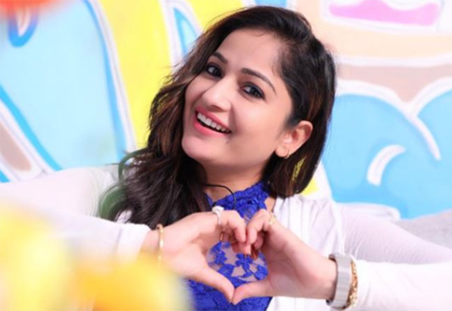 సినీ రాజకీయాలపై ధ్వజమెత్తిన నటి..