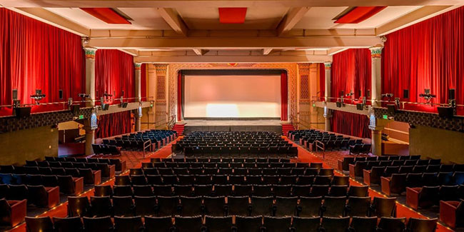 లాక్ డౌన్ ఎత్తేసాక జనాల్ని థియేటర్లకి రప్పించడానికి వారే కీలకం కానున్నారా...? లాక్ డౌన్ ఎత్తేసాక జనాల్ని థియేటర్లకి రప్పించడానికి వారే కీలకం కానున్నారా...?