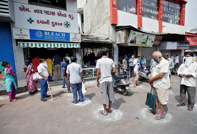 Centre Allows Conditional Opening Of Shops Under Lockdown