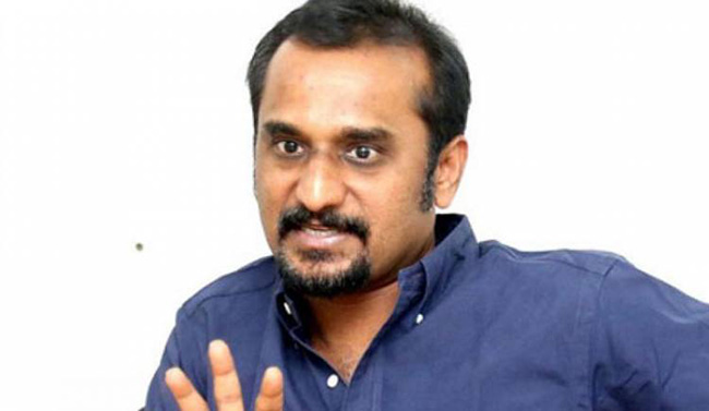 దర్శకుడు చెప్పిన దొంగల ముఠా వాళ్లేనా?