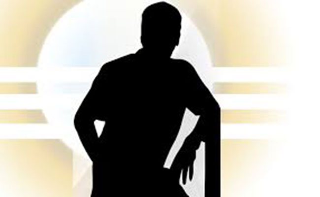 స్టార్ హీరో సినిమాతో దర్శకుడు కెరీర్ స్మాష్ కానుందా? స్టార్ హీరో సినిమాతో దర్శకుడు కెరీర్ స్మాష్ కానుందా?