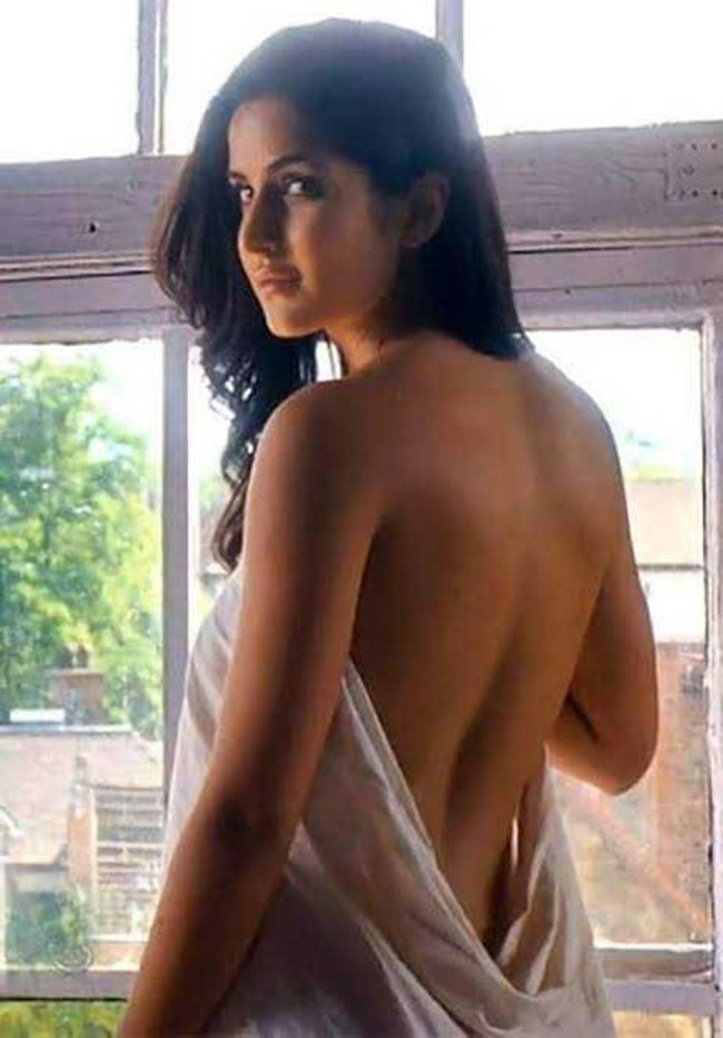 కైపెక్కించే చూపులతో కవ్విస్తున్న కత్రినా కైఫ్..!