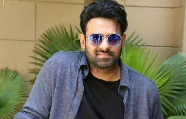 ప్రభాస్ ఫస్ట్.. లాస్ట్లో వేరే హీరోతో సూపర్ హిట్..!