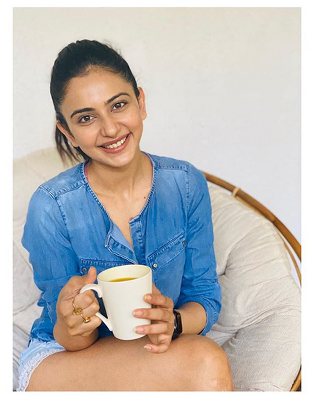 కరోనా పానీయం తయారీ తెలిపిన హీరోయిన్ రకుల్