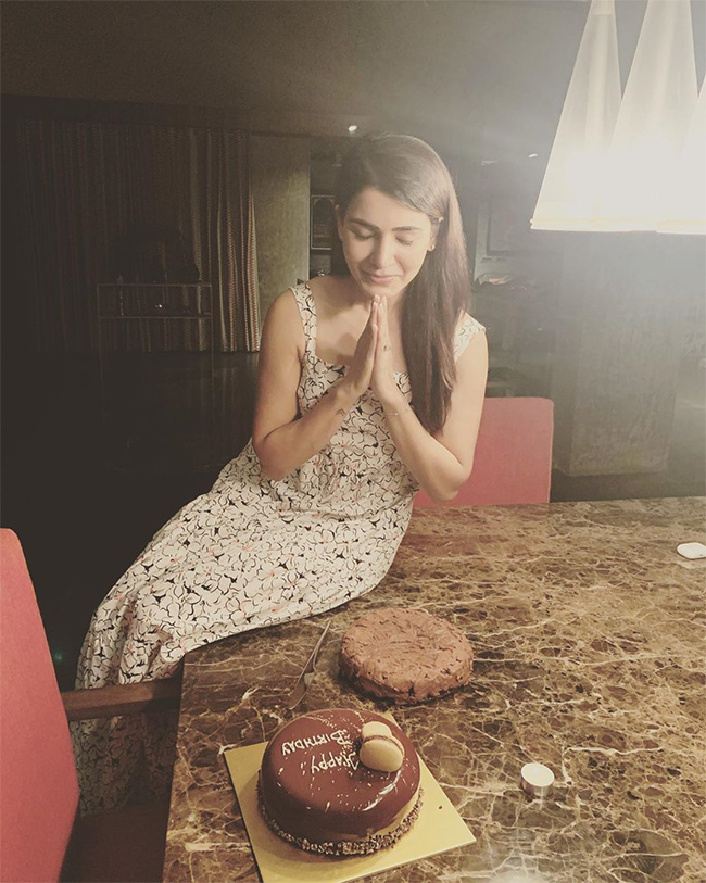 పిక్‌ టాక్‌ : చైతూ హ్యాండ్‌ మేడ్‌ కేక్‌ తో సామ్‌ బర్త్‌ డే