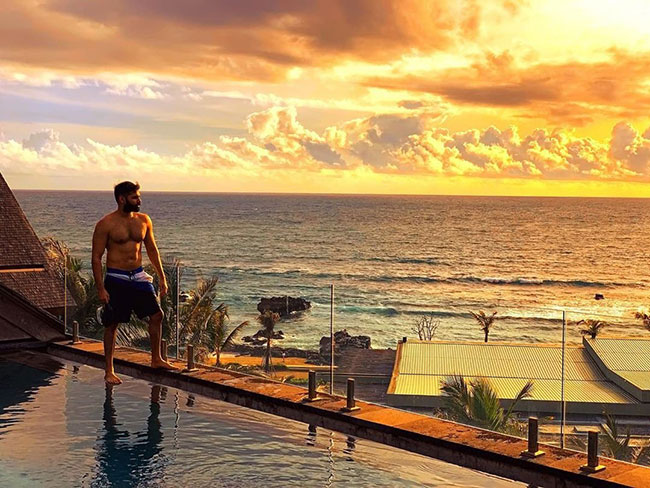 ఫోటో స్టోరి: బాహువులు పొంగించిన రాపో!