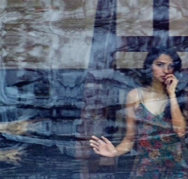 Star Heroine Goes For Social Distancing Photoshoot